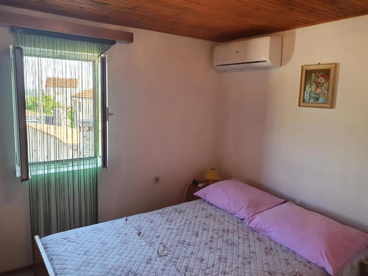 Apartman Letizia Apartment Ustrine